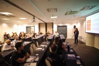 Palestra de Elisa Hijino